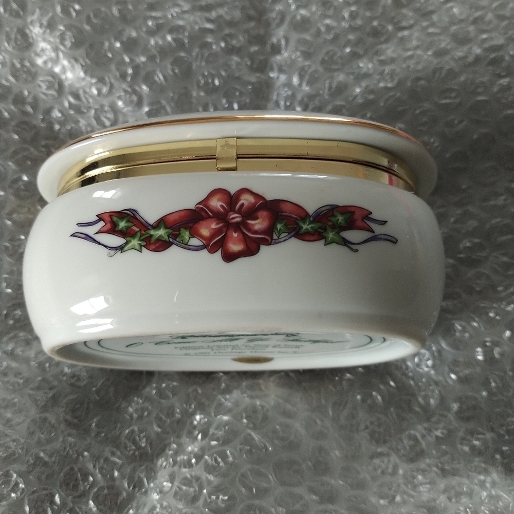 1991 Heritage House Melodies of Christmas-O Come All Ye Faithful Music Box - Picture 4 of 8